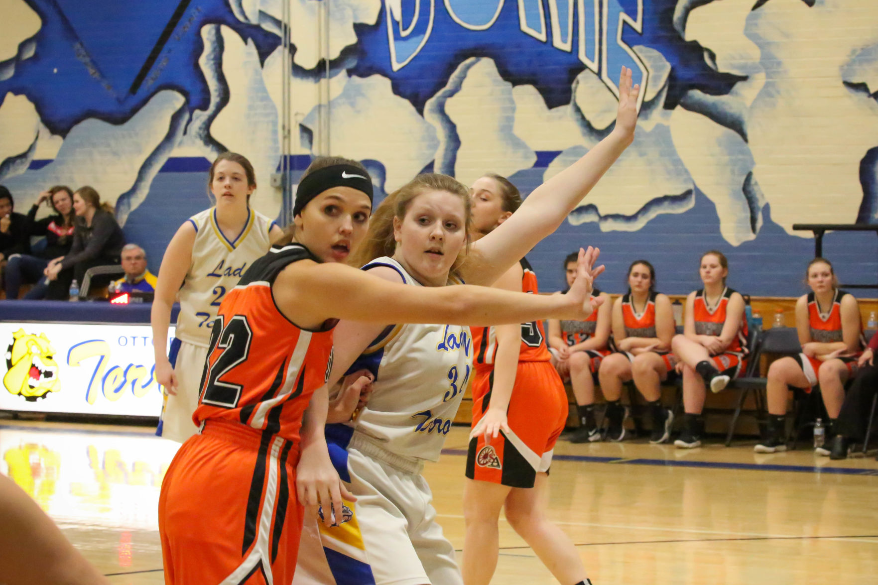 McKimm ties 3-point record; Coudy girls clinch NTL crown
